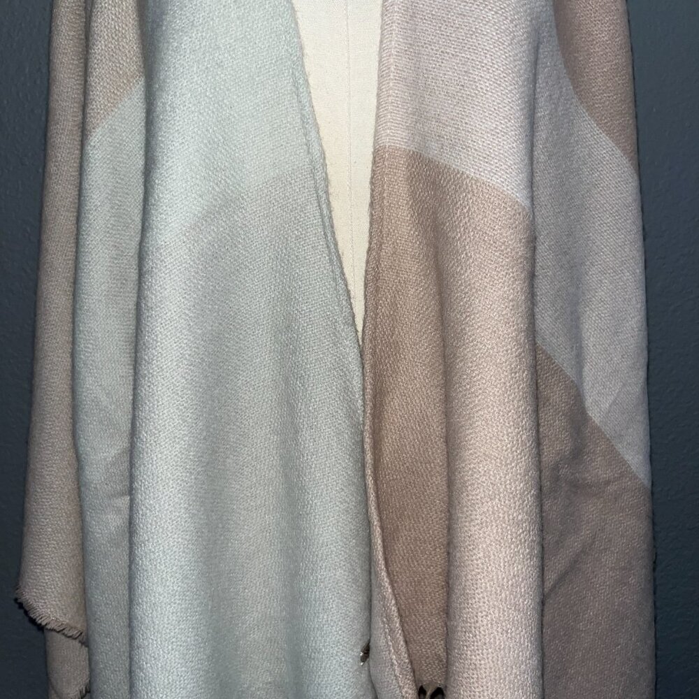 Soia & Kyo Shawl Blush Ballet Pink & Cream Giant Plaid Color Block New With Tags — image 3 of 8
